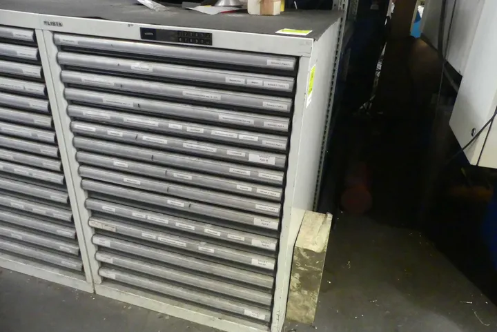 LISTA - Werkstattschrank, ohne Inhalt Maße in cm ca. 72 x 72 x 100
